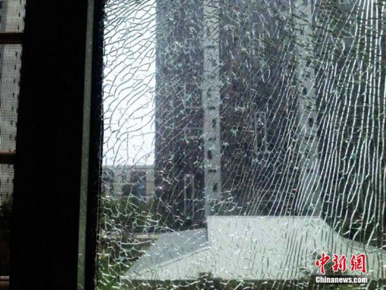 酷暑高温致民众生活受到影响 酷暑高温致民众生活受到影响