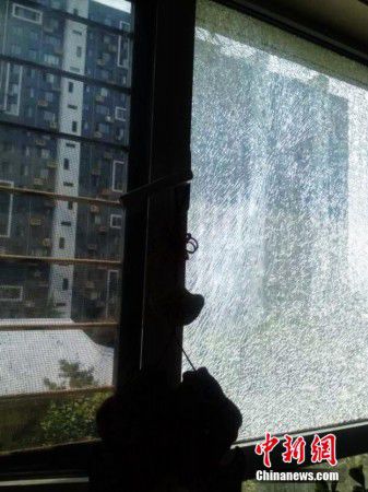 酷暑高温致民众生活受到影响 酷暑高温致民众生活受到影响