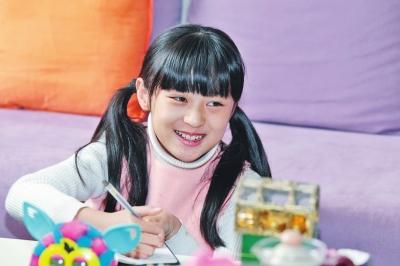 郝怡霖是一个爱笑的小姑娘