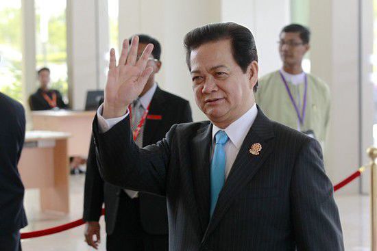 越南总理阮晋勇抵达缅甸内比都参加东盟峰会开幕式。