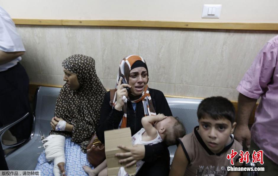 加沙一家医院遭以军炮火袭击 现场浓烟滚滚