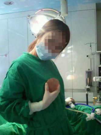 韩整形医院陷“手术室自拍门” 引韩国网友热议