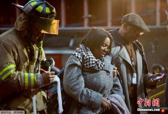 当地时间1月12日，美国华盛顿市中心朗方广场站突然冒出浓烟，事件导致一名女性丧生。