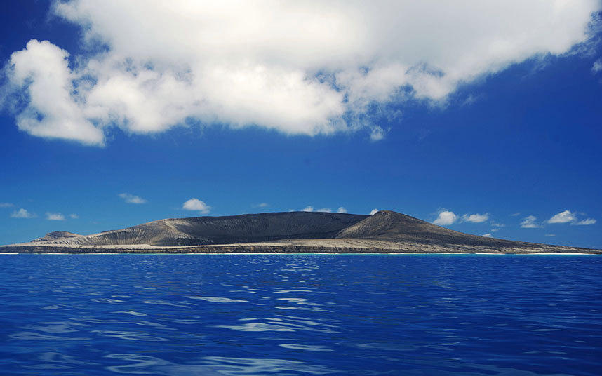 太平洋海底火山喷发催生新岛屿