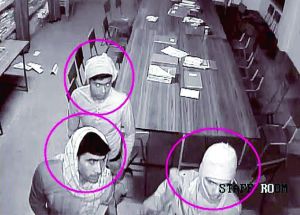 印度警方15日说，当局已确认涉嫌轮奸七旬修女的部分嫌疑人身份，正悬赏10万卢比（约1500美元）通缉