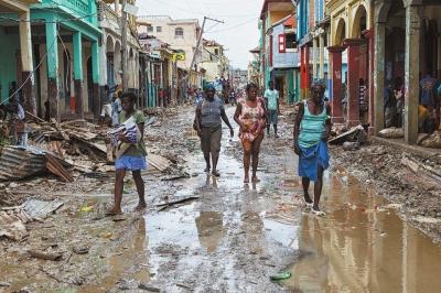 飓风已致海地超877人遇难 肯尼迪航天中心屋顶被掀