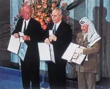 拉宾(左一)1994年接受诺贝尔奖