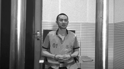 　　犯罪嫌疑人汪小松受审时截图。一分检供图