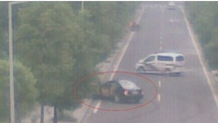 成都两男子死于车内一人全裸一丝不挂 死因成谜(图) 成都两男子死于车内一人全裸一丝不挂 死因成谜(图)