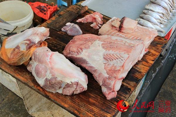 网曝三亚渔民宰杀白鲨 渔政部门已介入调查