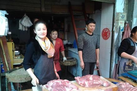 拎猪肉的背后，一部短剧的深度解析