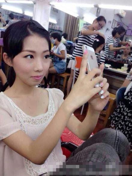 娄璐宁生活照。