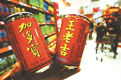 广东省高级人民法院一审宣判，红罐凉茶装潢所有权归属于王老吉，加多宝称将上诉供图/CFP