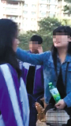 105中学女生被打案网传视频截图