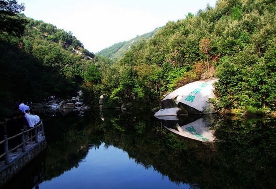 到五朵山来消暑 学子更享优惠价