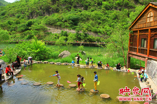 到青天河玩水尽享清凉  感受观音峡静谧心灵之旅