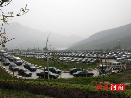国庆节嵩山景区接待游客23万人 多政策平稳度过