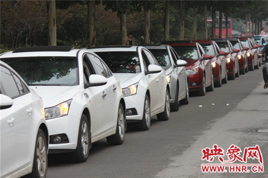 2014中国(郑州)自驾车旅游产业交易博览会在郑州开幕