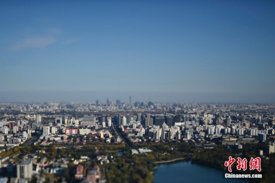 北京多举措保障APEC会议期间空气质量 蓝天绽放