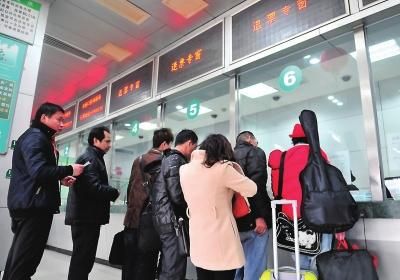 3日起火车开车前15天退票不收退票费(图片来源网络) 3日起火车开车前15天退票不收退票费(图片来源网络)