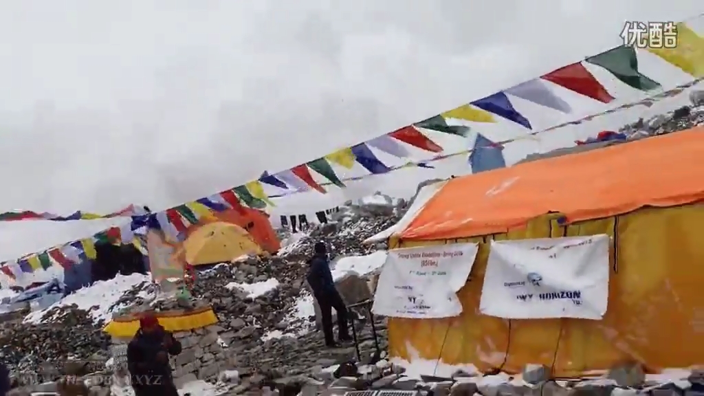 德国登山客记录下的珠穆朗玛雪崩视频 尼泊尔地震引发v