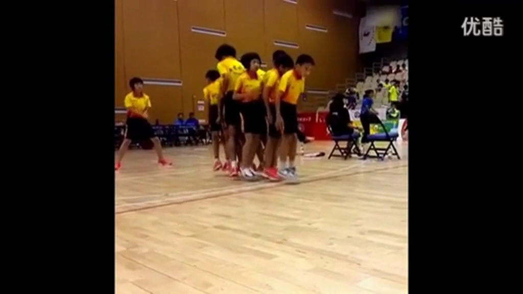 实拍小学生大神级跳绳