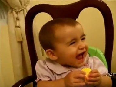 萌化了！宝宝们第一次吃柠檬