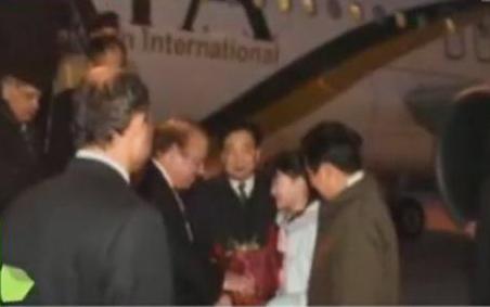 在“上合”给总理献花的郑州小姑娘们都是谁？