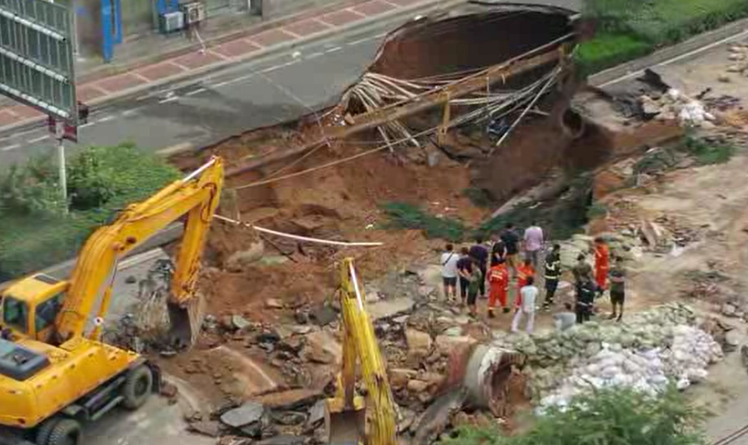 郑州中原路塌方13小时救援全程