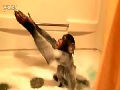 搞笑动物！黑猩猩洗澡