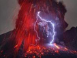 日本樱岛火山接连两天猛烈喷发