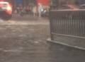 实拍郑州大雨变水城