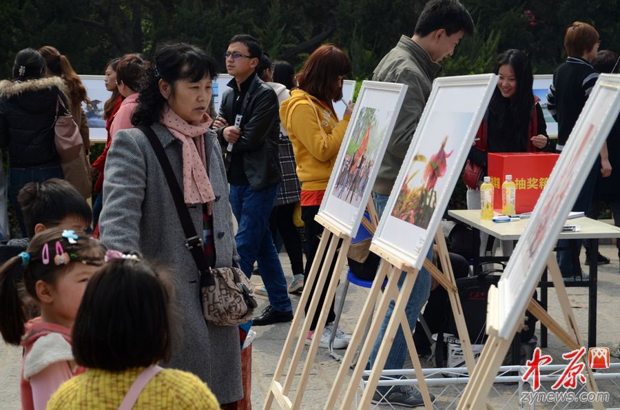 组图：“根在中原情系中原我看中原”摄影作品展举行