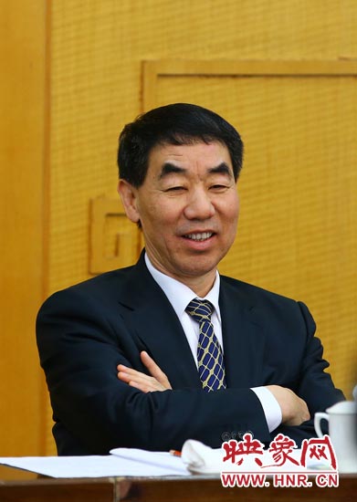 河南省副省长王铁与省直管县的人大代表们进行了交流。