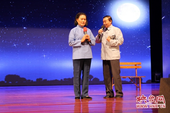 著名豫剧表演艺术家汤玉英与梨园春擂主赵金印表演《月下相会》
