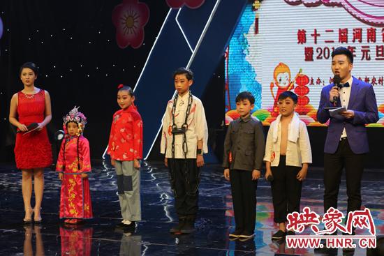 经过激烈角逐产生的五强小选手 经过激烈角逐产生的五强小选手