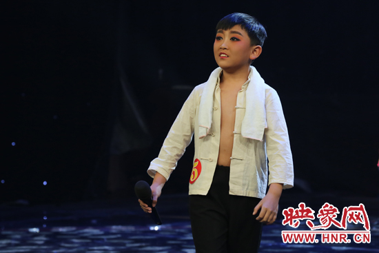 获得冠军的5号小选手 获得冠军的5号小选手