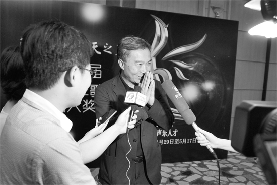 河南电视台台长王少春感谢代表队全体成员的努力