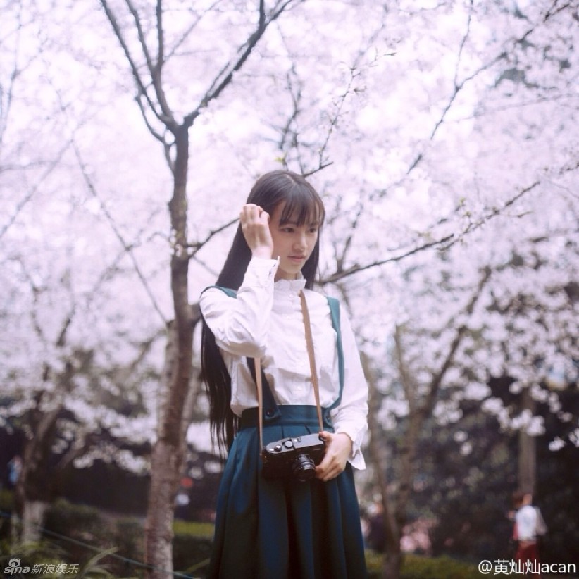 “武大女神”生活美照 长发飘逸清新自然