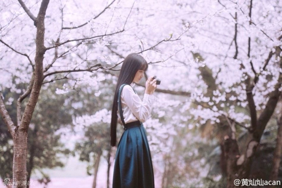 “武大女神”生活美照 长发飘逸清新自然