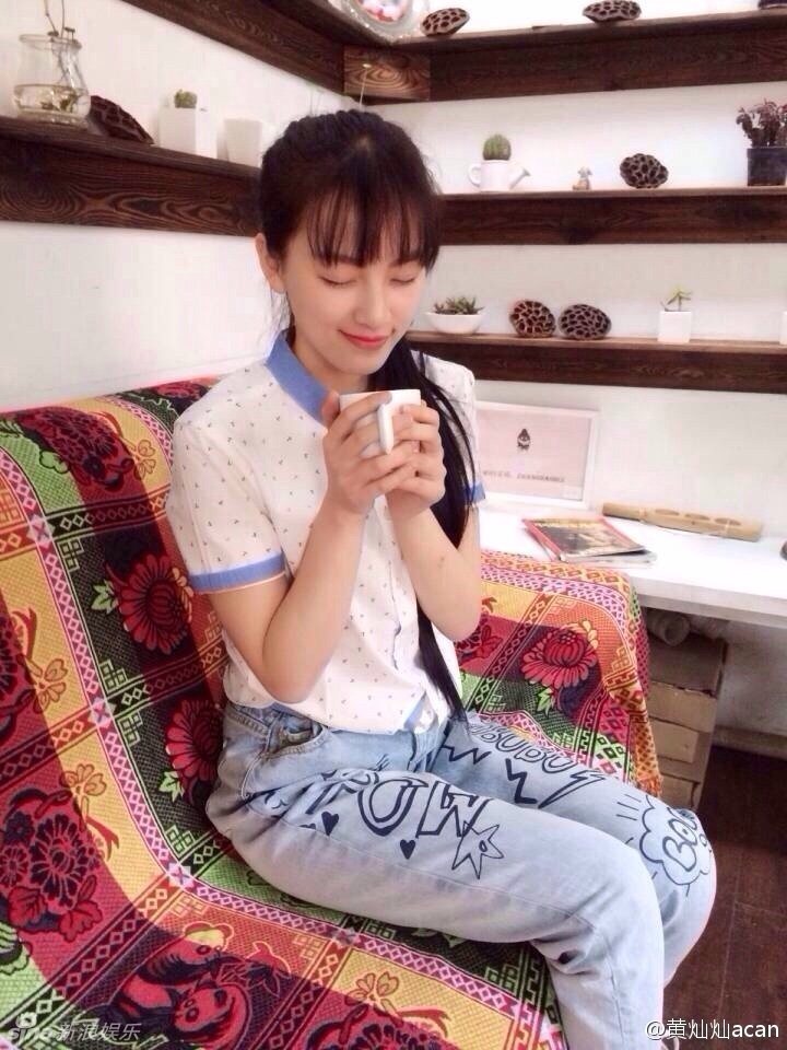 “武大女神”生活美照 长发飘逸清新自然
