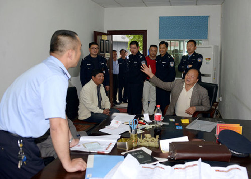 男子扮联合国官员致电“中南海” 闯监狱提人