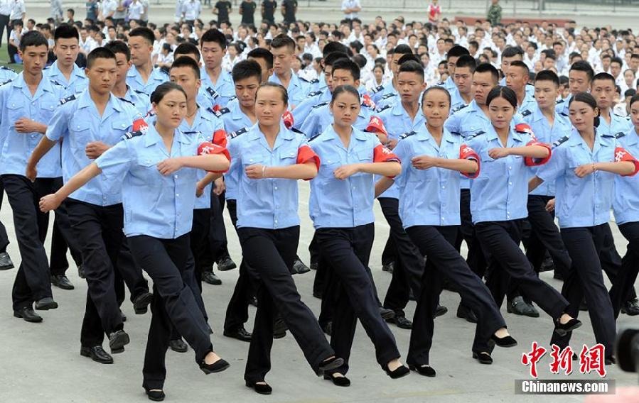 探秘：全国首支大学生校园反恐防暴队