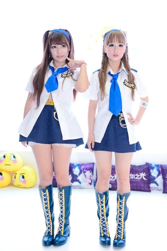 2014国际动漫游戏展美女排排坐