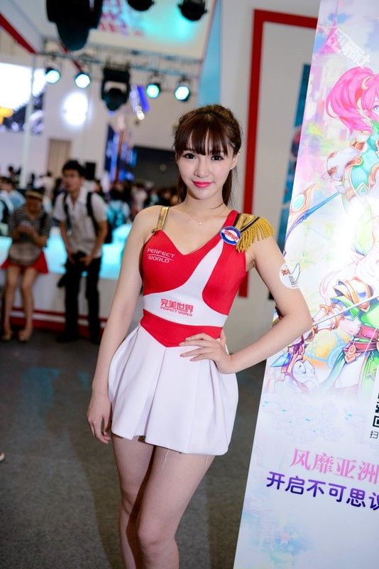 2014国际动漫游戏展美女排排坐