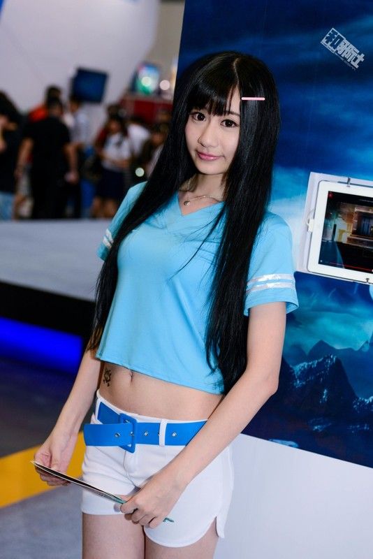 2014国际动漫游戏展美女排排坐