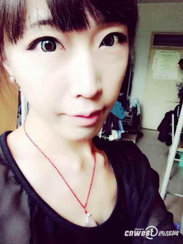 西安男大学生爱男扮女妆 美艳迷倒宅男