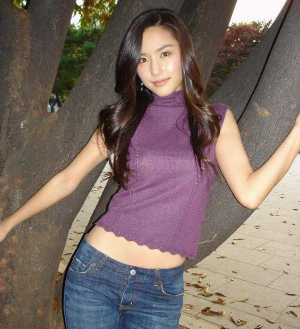 北语美女外教私照曝光 酷似韩国美女金泰熙