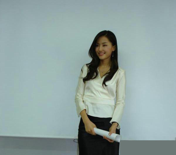 北语美女外教私照曝光 酷似韩国美女金泰熙