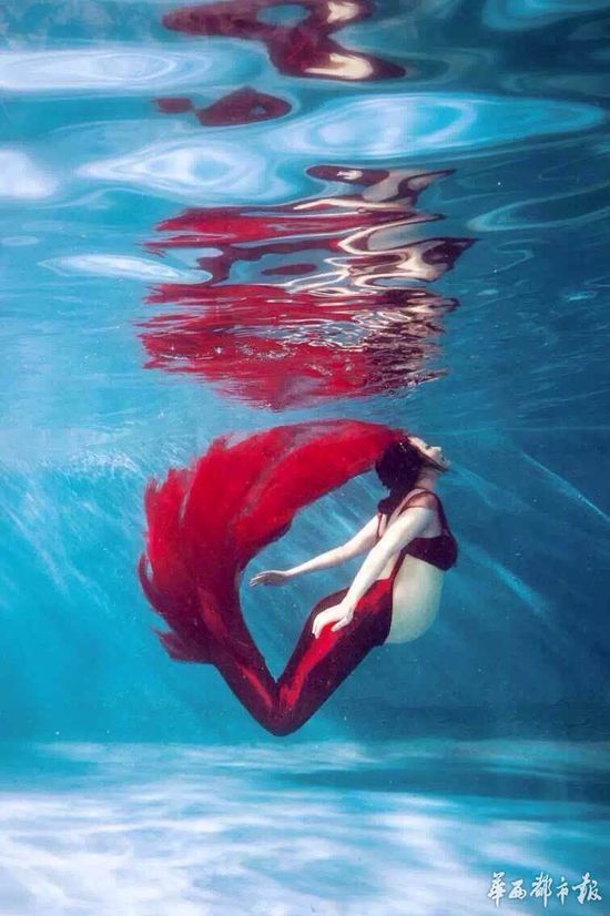 怀孕照怎么拍?看花游世界冠军蒋婷婷的水下写真